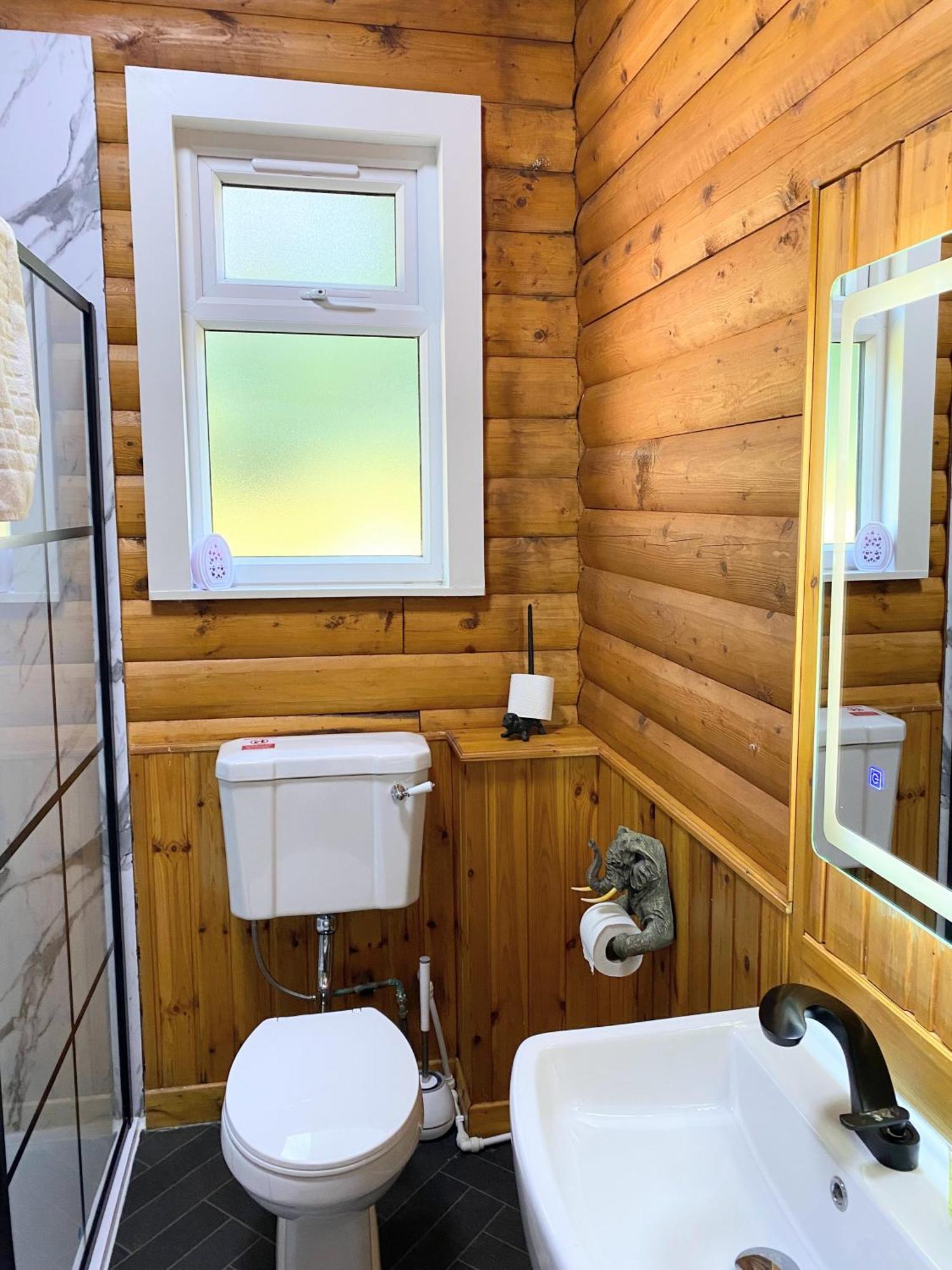 Kaoglen Squirrel Drey-Hot Tub-Pet Friendly-Perth Villa Balnald Bagian luar foto